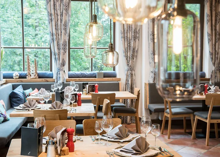 Falkenstein 4*